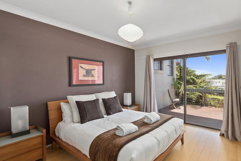 McAuleys Beach House - Tourism Townsville 2