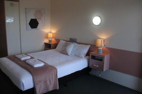 Caloundra Suncourt Motel - Tourism Townsville 0