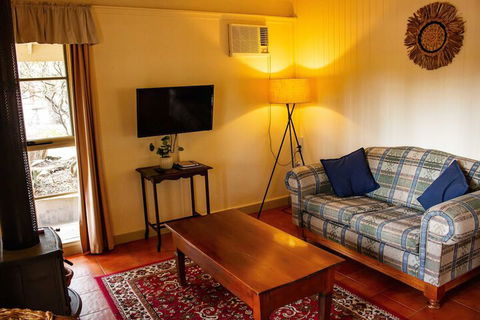 Kalimna Woods Cottages - Tourism Townsville 5