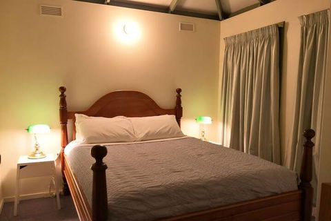 Kalimna Woods Cottages - Tourism Townsville 6