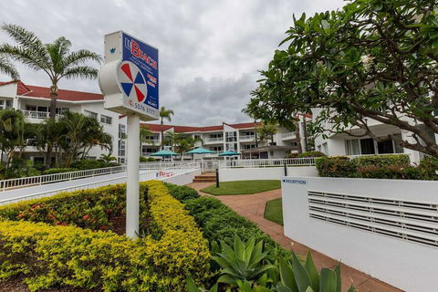 Le Beach Apartments - Tourism Townsville 1