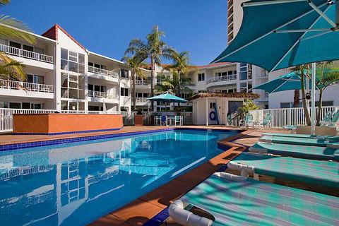 Le Beach Apartments - Tourism Townsville 5
