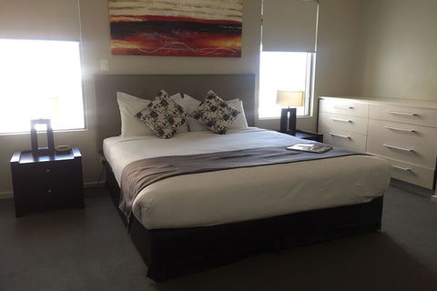 One30 Esplanade Serviced Apartments - Tourism Townsville 1