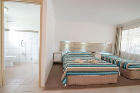A & A Motel - Tourism Townsville 3
