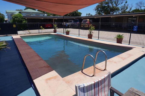 A & A Motel - Tourism Townsville 0