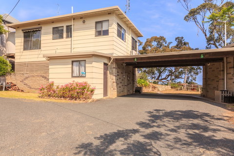 Jetty Road Retreat - Tourism Townsville 3