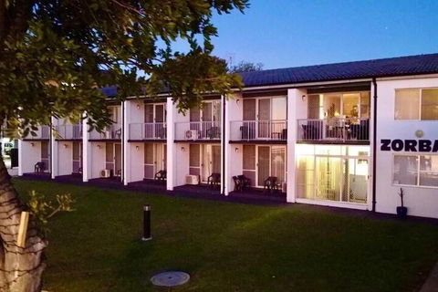 Zorba Motel - Tourism Townsville 1