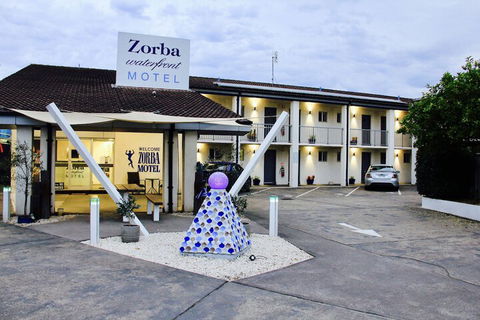 Zorba Motel - Tourism Townsville 4