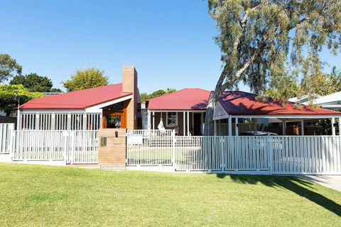 A PERFECT STAY - Bacchus - Tourism Townsville 7