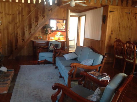 A Country Barn Retreat - Tourism Townsville 4