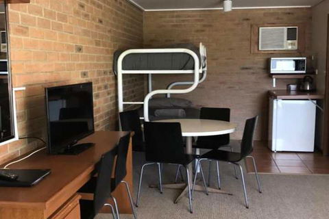 Quays Motel San Remo - Tourism Townsville 1
