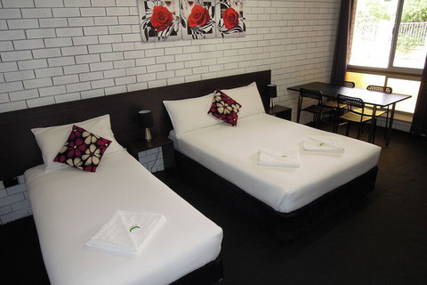 Jackaroo Apartments - Tourism Townsville 6