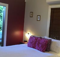 Swan Inn Bed  Breakfast - Tourism Townsville