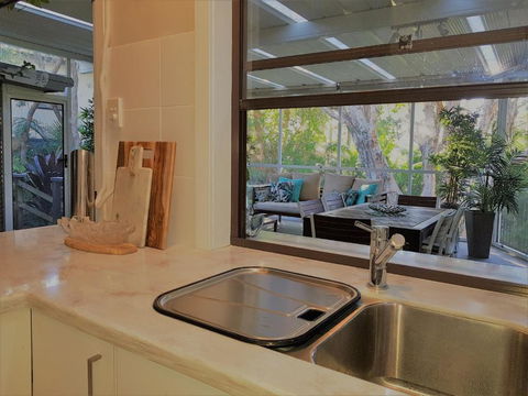 CHILL OUT BEACH HOUSE At FORSTER - Tourism Townsville 5
