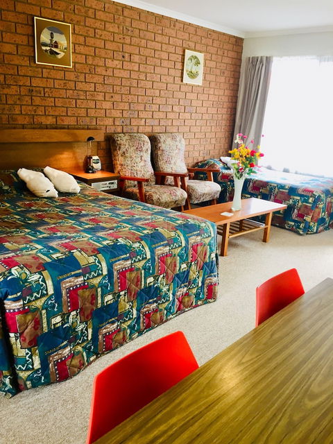 Colonial Motor Inn Pambula - Tourism Townsville 5