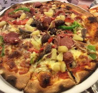 Lizas Woodfired Pizza - Tourism Townsville