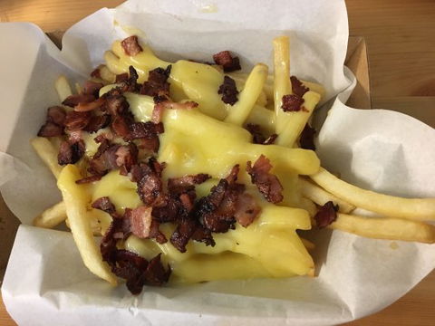 1090 Burger - Tourism Townsville 0