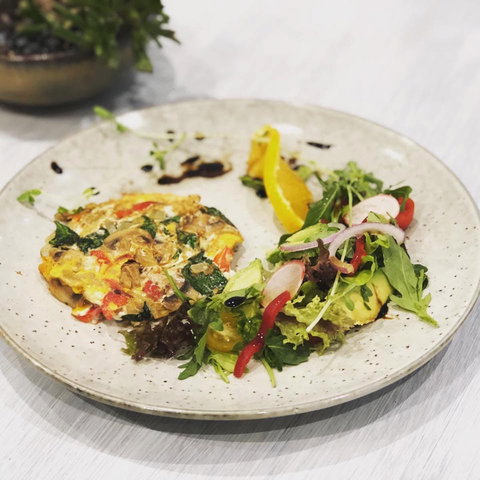 Cafe De Vie - Tourism Townsville 0