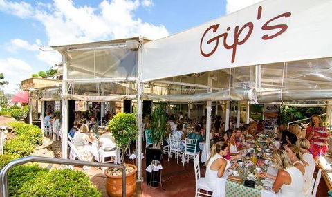 Gip's Restaurant - Tourism Townsville 16