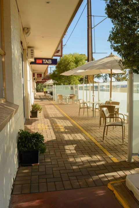 V Hotel - Tourism Townsville 0
