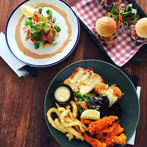 Intersection Tavern - Tourism Townsville 0
