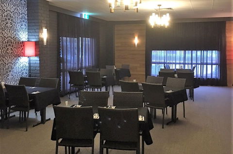 MediumRare Chargrill And Bar - Tourism Townsville 2