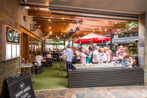 Henry & The Fox - Tourism Townsville 0