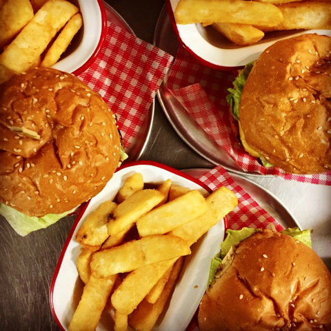 JB & Sons - Dee Why - Tourism Townsville 0