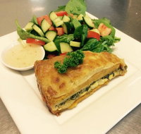 The Walnut Restaurant and Lounge Bar - Tourism Townsville