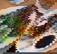 Courtyard Bistro - Uncle Buck's Hotel - Tourism Townsville