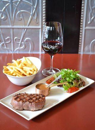 A La Bouffe Bar & Bistro - Tourism Townsville 10