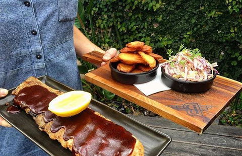 The Restaurant At The Burwood - Tourism Townsville 0