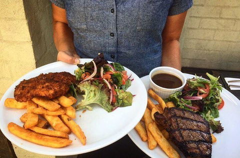 The Restaurant At The Burwood - Tourism Townsville 5