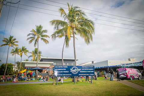 SEABREEZE HOTEL - Tourism Townsville 0