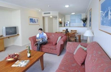 Central Dockside Apartment Hotel - Tourism Townsville 4