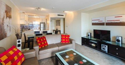 Central Dockside Apartment Hotel - Tourism Townsville 8