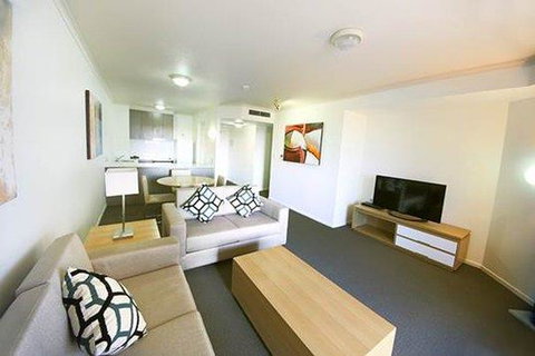Central Dockside Apartment Hotel - Tourism Townsville 10