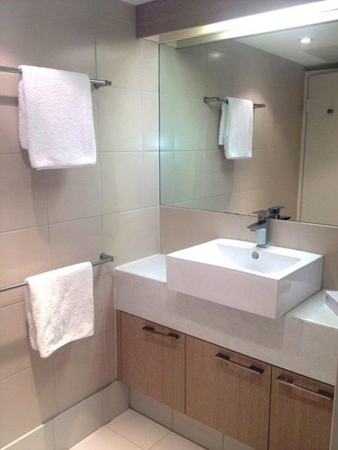 Central Dockside Apartment Hotel - Tourism Townsville 11