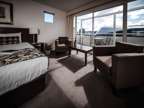 Salamanca Suites - Tourism Townsville 1