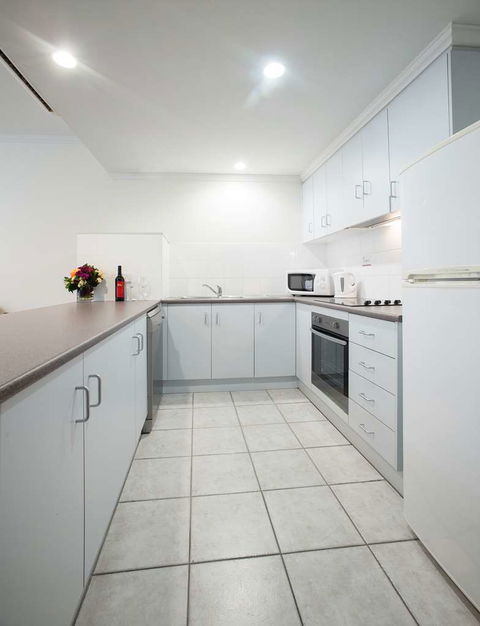 Franklin Central Apartments - Tourism Townsville 4