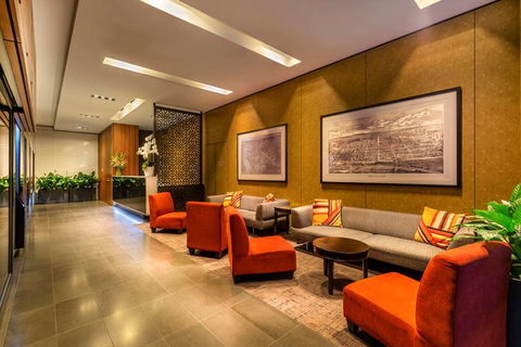 Causeway 353 Hotel - Tourism Townsville 2