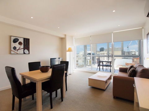 IStay Precinct - Tourism Townsville 2