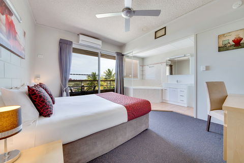 Camelot Motel - Tourism Townsville 2