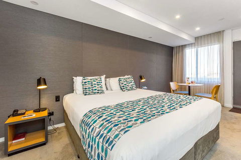 Quality Hotel Lighthouse - Tourism Townsville 6