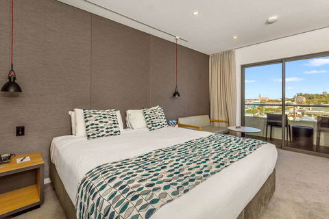 Quality Hotel Lighthouse - Tourism Townsville 8