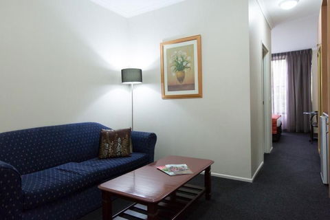 Barkly Motor Lodge - Tourism Townsville 8