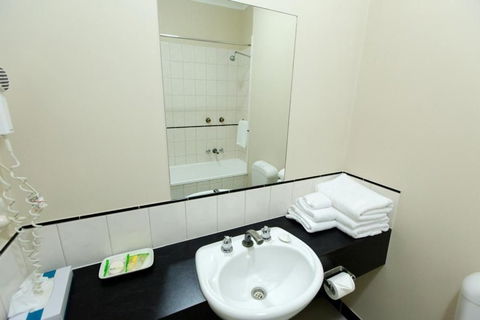 Barkly Motor Lodge - Tourism Townsville 11