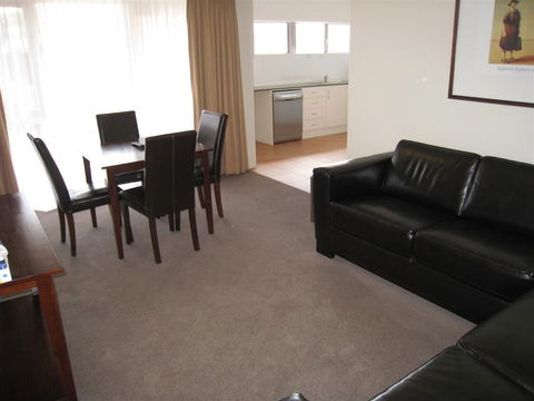 Forrest Hotel & Apartments - Tourism Townsville 3