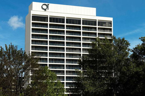 QT Canberra - Tourism Townsville 0