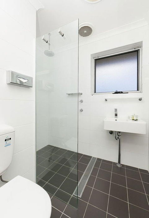 Forrest Hotel & Apartments - Tourism Townsville 5